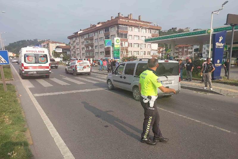 Otomobil yayalara çarptı: 2 yaralı Zonguldak’ın Ereğli ilçesinde otomobilin çarptığı 2 çocuk yaralandı. Kaza akşam