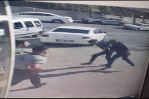 Zonguldak’ın Ereğli ilçesinde özel bir hastanenin önünde sağlık çalışanının darp