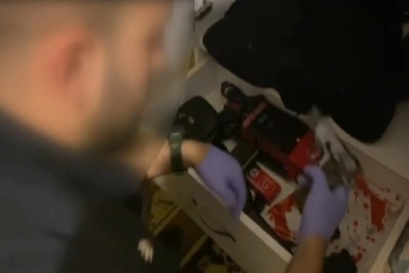 DÜZCE(İHA) – Düzce’de polis ekipleri kent merkezinde yaptıkları baskında saksıda