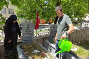 Kastamonu’nun Tosya ilçesinde yaşayan Şehit Ufuk Deniz’in annesi Behiye Deniz,