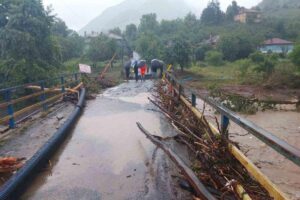 Zonguldak’ın Ereğli ilçesinde gün boyu etkili olan yağış nedeniyle ilçeye