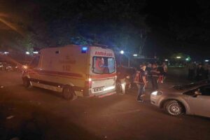 Zonguldak’ın Ereğli ilçesinde çıkan arbedede başlarına aldıkları şişe darbeleriyle yaralanan