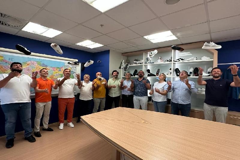 Tıskaoğlu, “Kalite asla tesadüf değildir” Zonguldaklı işadamı Nejdet Tıskaoğlu oluşturdukları markanın iş ortakları ile toplantı