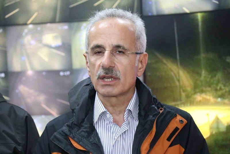 Heyelan nedeniyle İstanbul istikameti trafiğe kapanan Bolu Dağı Tüneli’ne gelen