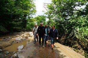 Kastamonu’nun Cide ilçesinde yaşanan sel ile ilgili açıklamalarda bulunan Vali