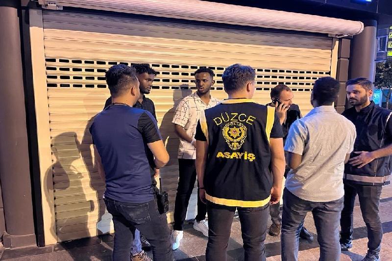 Düzce İl Emniyet Müdürlüğü ekiplerince düzensiz göçmenlere yönelik şehir merkezinde