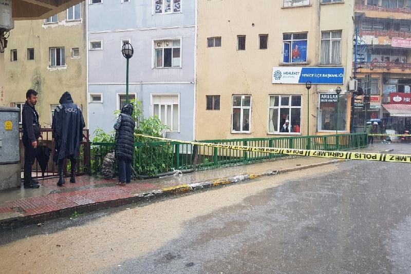 Karabük’ün Yenice ilçesinde sağanak sonrası çayın su seviyesinin yükselmesi nedeniyle