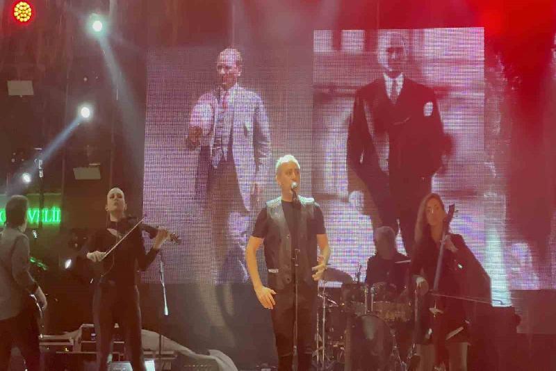 Zonguldak’ta düzenlenen otuz ikinci baston ve kültür festivalinde gerçekleşen Devrek