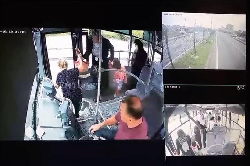 Zonguldak’ta iş makinesi ile halk otobüsünün çarpışması sonucu 7 kişinin