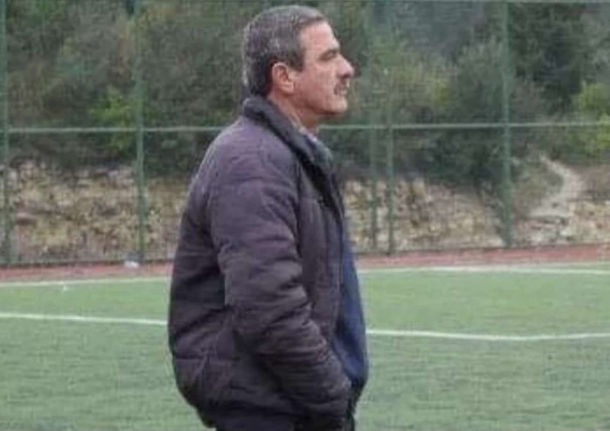 Ağaçtan Düşen Öğretmen Hayatını Kaybetti Zonguldak’ın Alaplı İlçesi’nde Beden Eğitimi Öğretmenliği yapan Halit İbşiroğlu ağaçtan