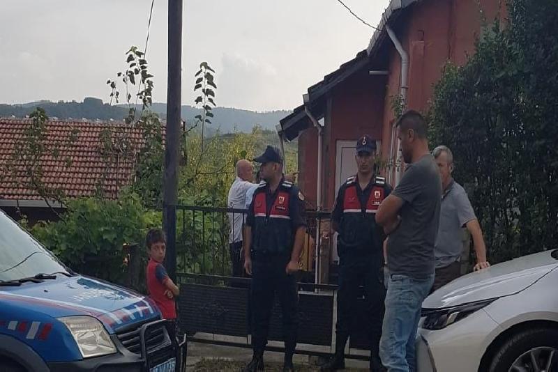 Zonguldak’ın Ereğli ilçesinde erik ağacından düşen kişi hayatını kaybetti. Olay,