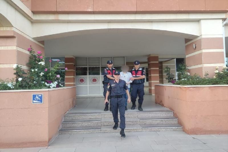 Cinsel istismar suçundun 13 yıl hapis cezasıyla aranan şahıs yakalandı Kastamonu’nun Tosya ilçesinde “çocuğun cinsel istismarı” suçundan 13 yıl hapis