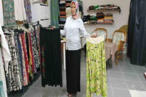 Düzce’de çocuklarının çeyizlerini hazırlamak için Halk Eğitim Merkezi’nde dikiş nakış