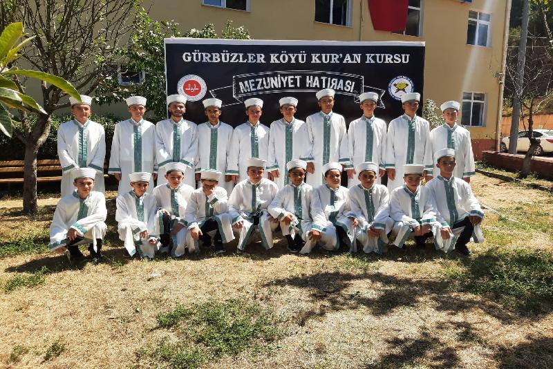 Devrek’te bu yıl 29. düzenlenen hafızlık icazet merasimi büyük ilgi