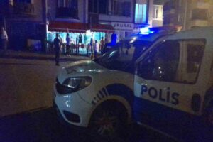 Zonguldak’ın Ereğli ilçesinde doğum günü kutlamak için bir araya gelen