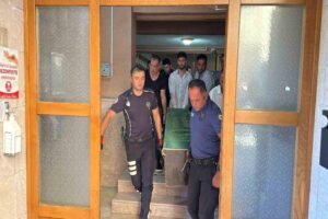 Kastamonu’da evde tabancayla oyun oynayan kişi kazara silahın ateş alması