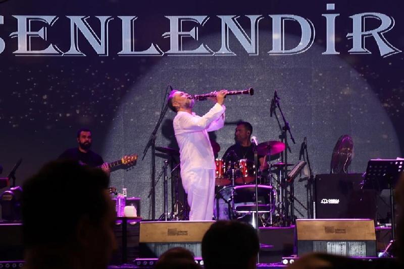 Dünya Düzce Günleri’nin 6. gününde Anıtpark sahnesi Türkiye’nin yetiştirdiği en