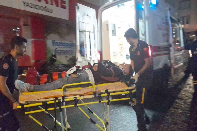 İki otomobil çarpıştı: 2 yaralı Zonguldak’ın Ereğli ilçesinde iki otomobilin çarpıştığı trafik kazasında 2 kişi