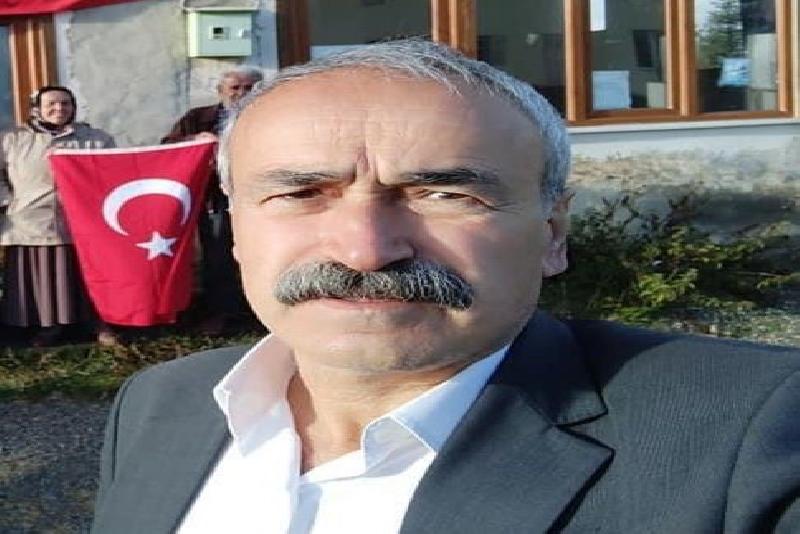 Kastamonu’nun Taşköprü ilçesinde kesim yaptığı sırada üzerine dal parçası düşen