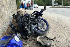 Düzce’de motosiklet ile patpatın karıştığı trafik kazasında 1’i ağır 3