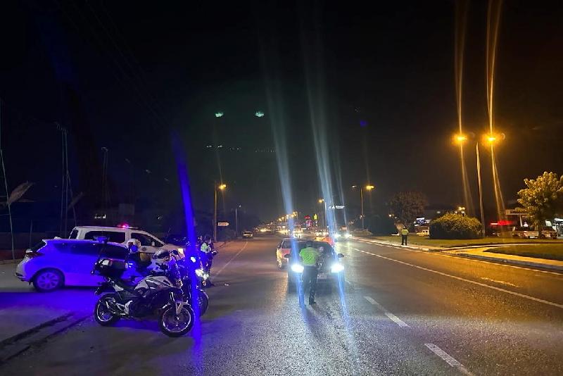 Polis ekiplerinden kaçış yok DÜZCE(İHA) – Düzce İl Emniyet Müdürlüğüne bağlı ekipler kent gelinde