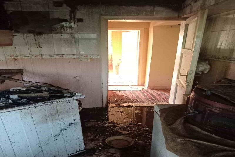 Kastamonu’nun Cide ilçesinde prize takılı unutulan fırından çıkan yangını itfaiye