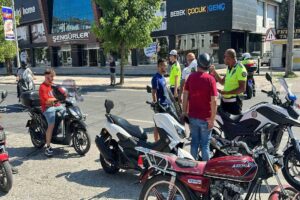 DÜZCE (İHA) – Düzce’de polis ekipleri artan motosiklet kazaları sonrasında