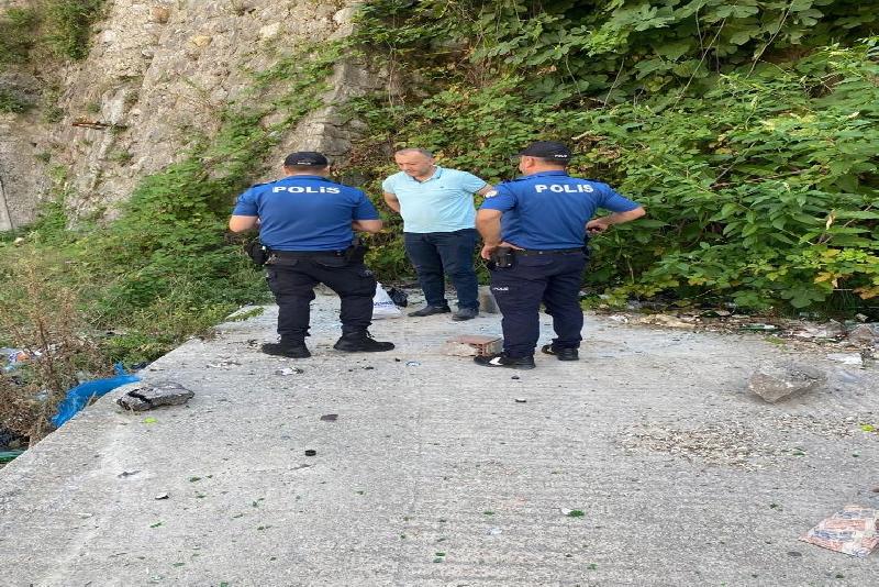 Zonguldak’ta huzurlu sokak uygulaması Zonguldak’ta 251 personel 47 ekiple huzurlu sokak uygulaması gerçekleştirildi. Zonguldak’ta