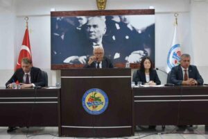 CHP’li Kdz. Ereğli Belediye Başkanı Halil Posbıyık, belediye meclis toplantısında