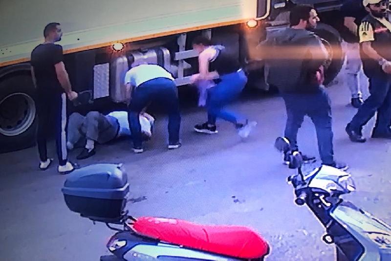 Çöp kamyonunun ezdiği yaşlı adam hayatını kaybetti Karabük’te çöp kamyonunun altında kalarak ağır yaralanan yaşlı adam, hastanede