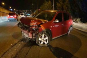 Karabük’te aydınlatma direğine çarparak yaklaşık 46 metre sürüklendikten sonra durabilen