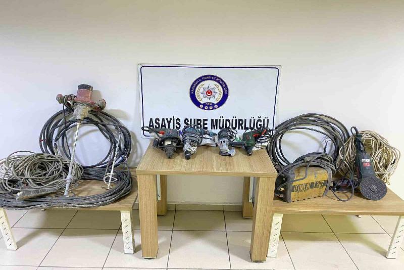 Karabük’te, inşaat alanında hırsızlık yapan bir kişi polis ekiplerinin 40