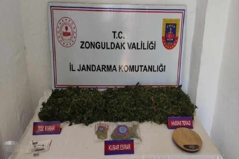Zonguldak’ta jandarma ekiplerince düzenlenen operasyonda 5 bin 150 gram uyuşturucu