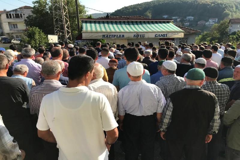 Kalp krizinden ölen madenci toprağa verildi Türkiye Taşkömürü Kurumu’na (TTK) bağlı Kozlu Müessese Müdürlüğü’nde çalışan ve