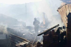 Kastamonu’nun Araç ilçesine bağlı Tavşanlı köyünde çıkan yangın söndürüldü. Yangında