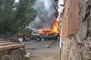 Karabük’te sürücüsünün çalıştırmak için kontağını çevirdiği otomobil alev topuna döndü.