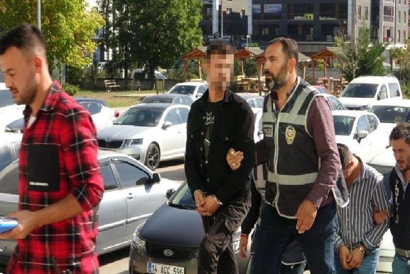 Bolu’da bina önünden motosiklet çalarak Düzce’ye kaçtığı iddia edilen 2