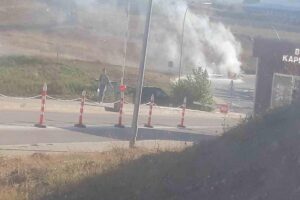 Bolu Abant İzzet Baysal Üniversite’si kampüsünün B kapısı girişinde bir