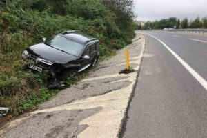 Zonguldak’ta meydana gelen bir kazada araçta bulunan üç kişi hafif