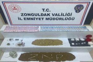 Zonguldak’ta uyuşturucu operasyonunda gözaltına alınan 3 şüpheliden 2’si tutuklanarak cezaevine