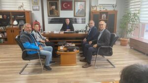 CHP heyetinden Türk Metal Sendikası yönetimini ziyaret etti. Karşılıklı görüş