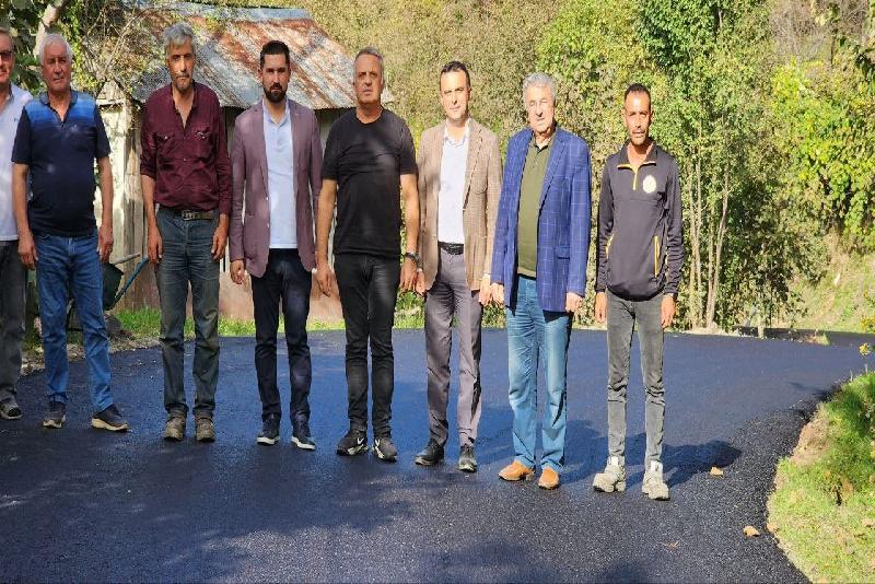 Asfaltlama çalışmaları aralıksız sürüyor Düzce’de kış ayları öncesinde asfaltlama çalışmaları aralıksız bir şekilde devam