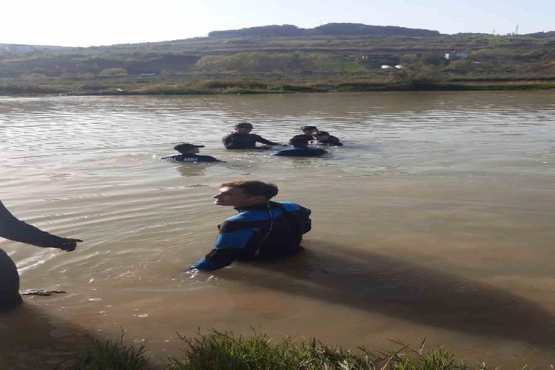 Zonguldak’ın Çaycuma ilçesinde balık tutmak için Filyos Çayı’nda akıntıya kapılarak