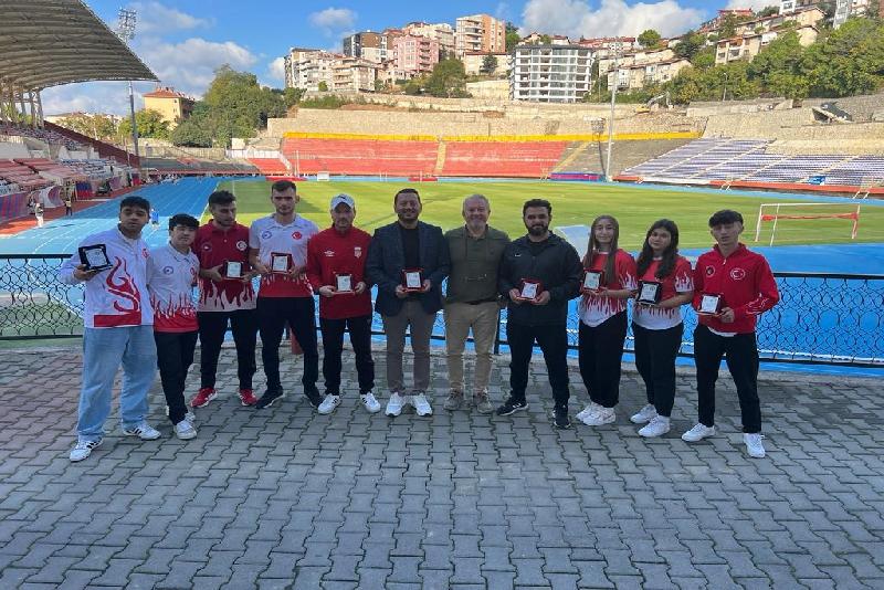 Amatör Spor haftası Uluslararası müsabakalarda Milli Takımı Temsilen Zonguldaklı sporcuların