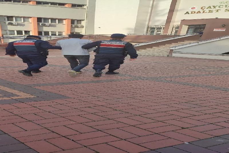 Cinsel istismar suçundan aranan zanlı yakalandı Zonguldak’ta çocuğa karşı cinsel istismar suçundan hakkında 4 yıl hapis