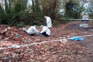 Bartın’ın Kozcağız beldesinde bir şahıs çöpün kenarında ölü bulundu. Şahsın