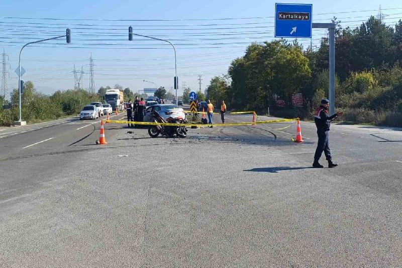 Bolu’da D-100 kara yolunda otomobil ile motosikletin çarpışması neticesinde meydana