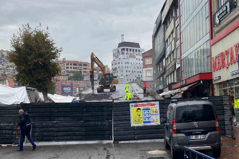 Fevkani Köprüsünün Acılık ayağının ardından Soğuksu ayağında da yıkım başladı.