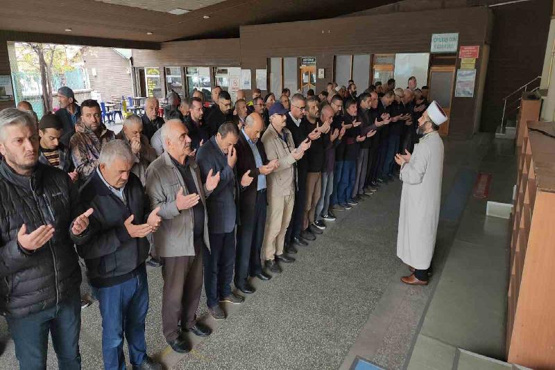 İsrail ablukası altındaki Gazze’de bulunan El-Ehli Baptist Hastanesinin bombalanması sonucu
