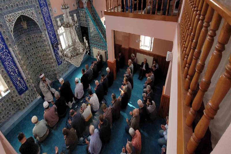 Hamile kadın, 5 aylık bebeği ile toprağa verildi İstanbul’da evinde düşmesi sonucu hayatını kaybeden 5 aylık hamile kadın,